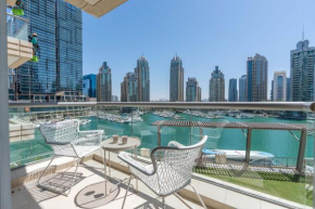 Vacay Lettings- Stylish waterfront getaway home
